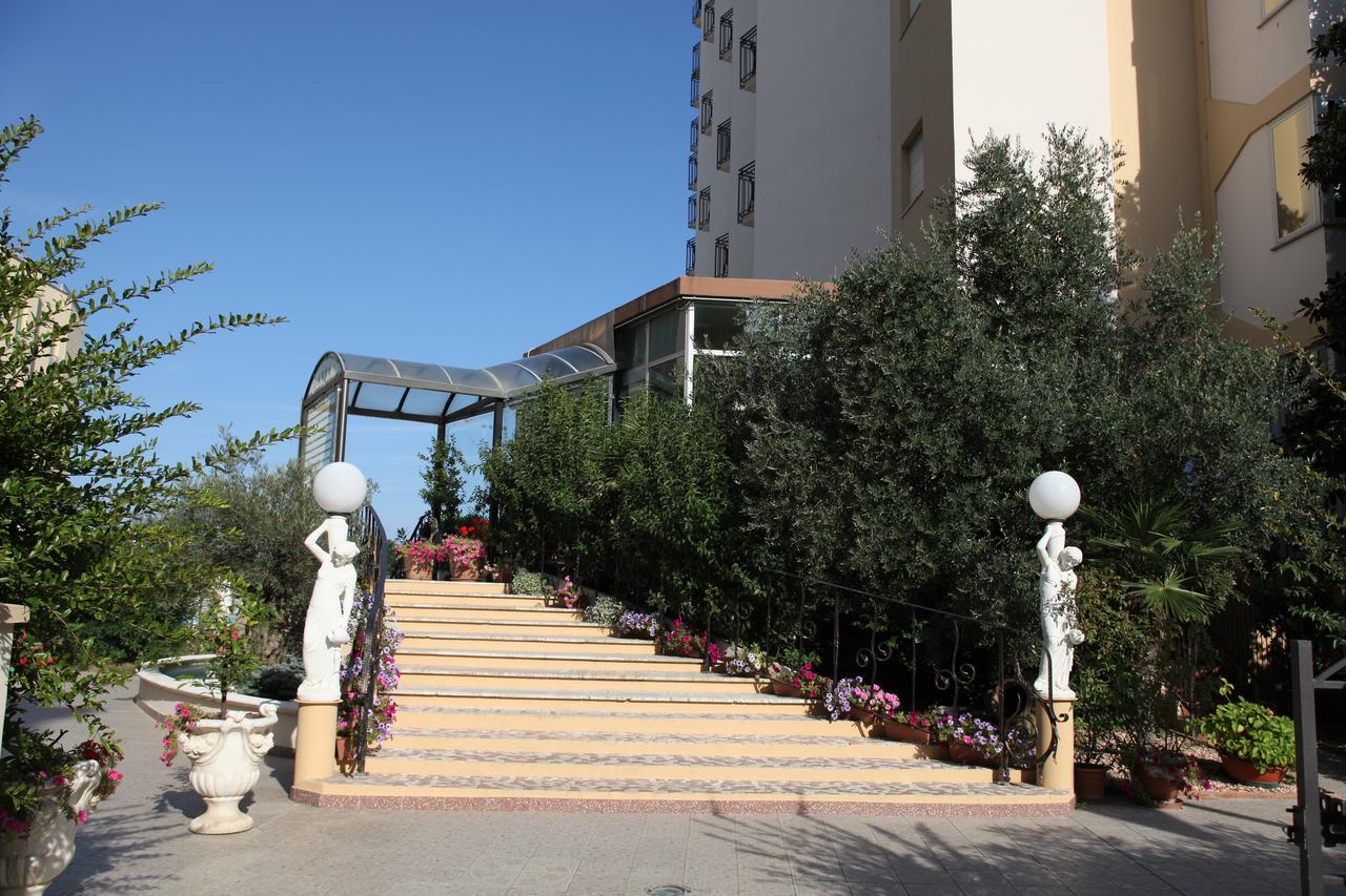Hotel Plaza Llido Degli Estensi Zewnętrze zdjęcie