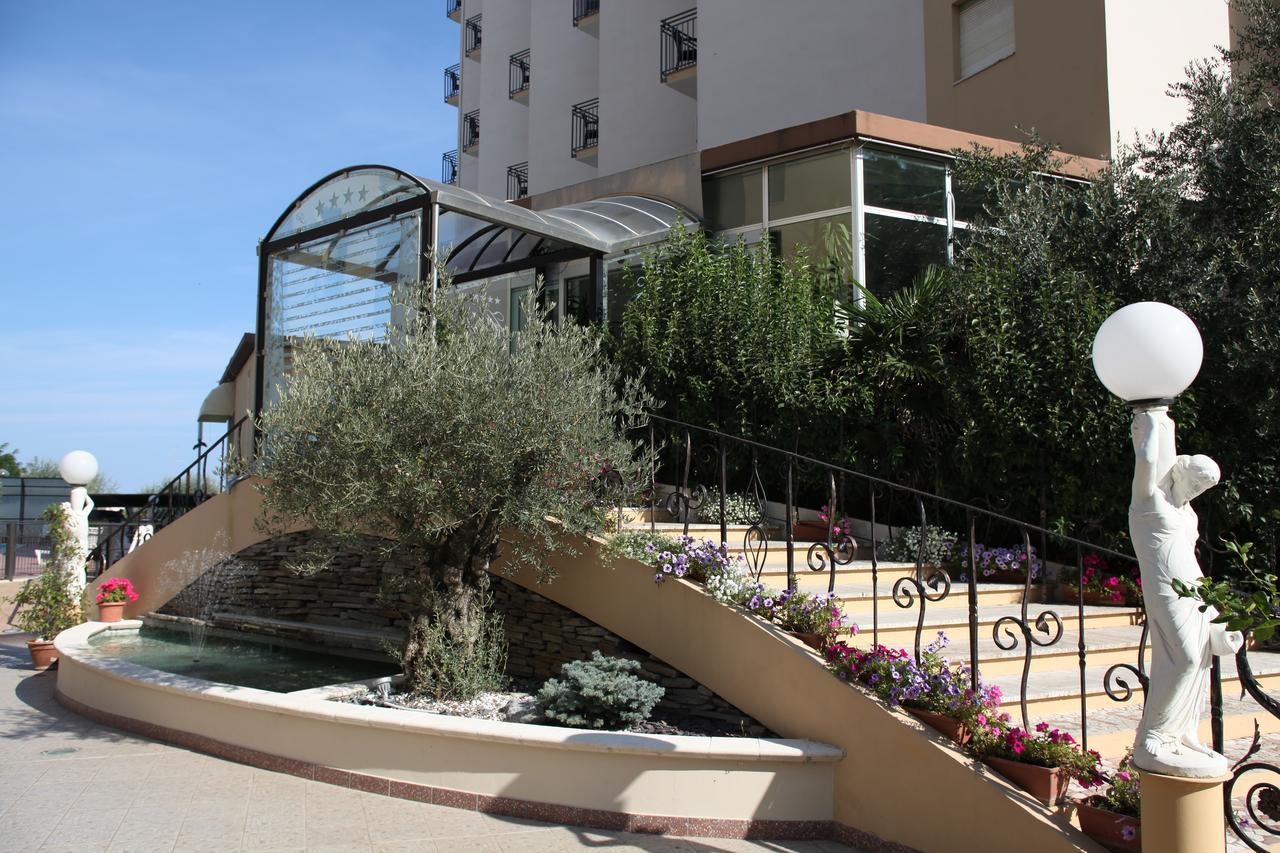 Hotel Plaza Llido Degli Estensi Zewnętrze zdjęcie