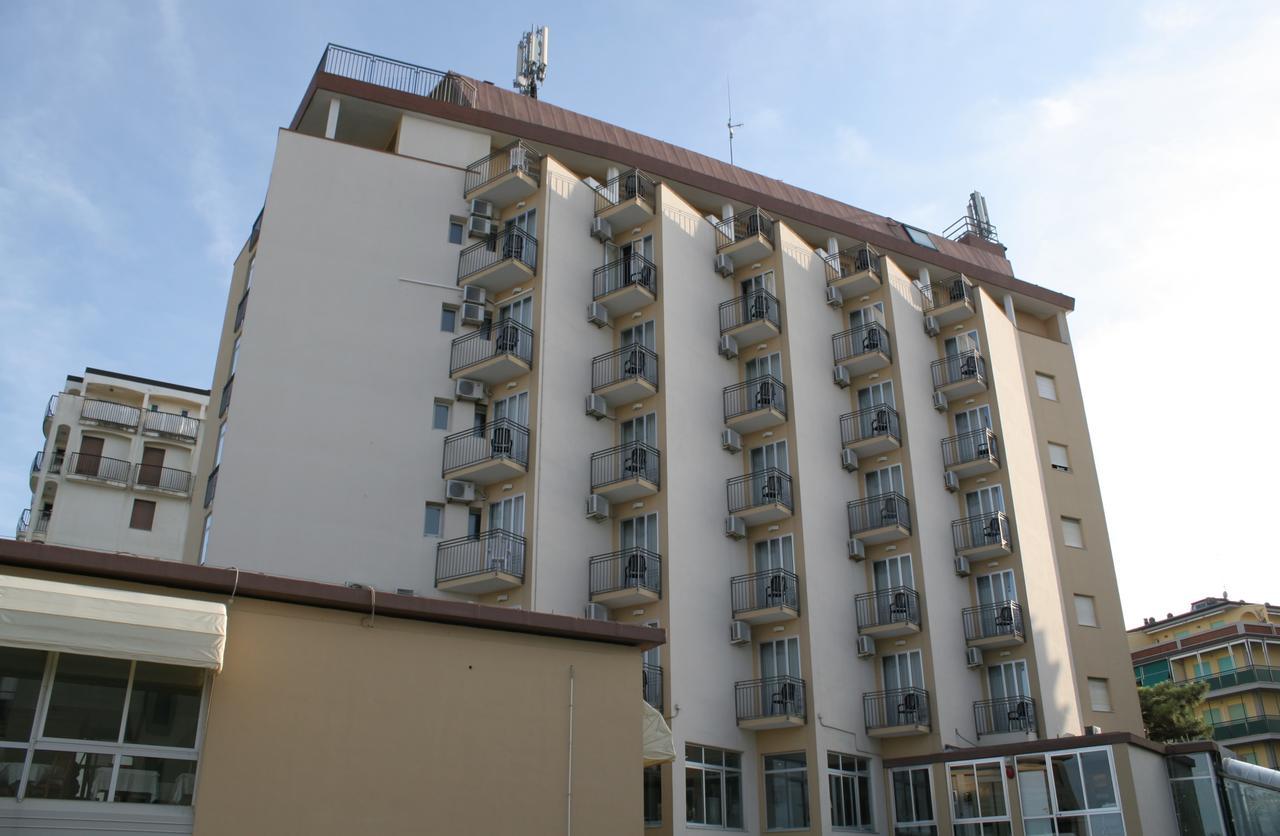 Hotel Plaza Llido Degli Estensi Zewnętrze zdjęcie