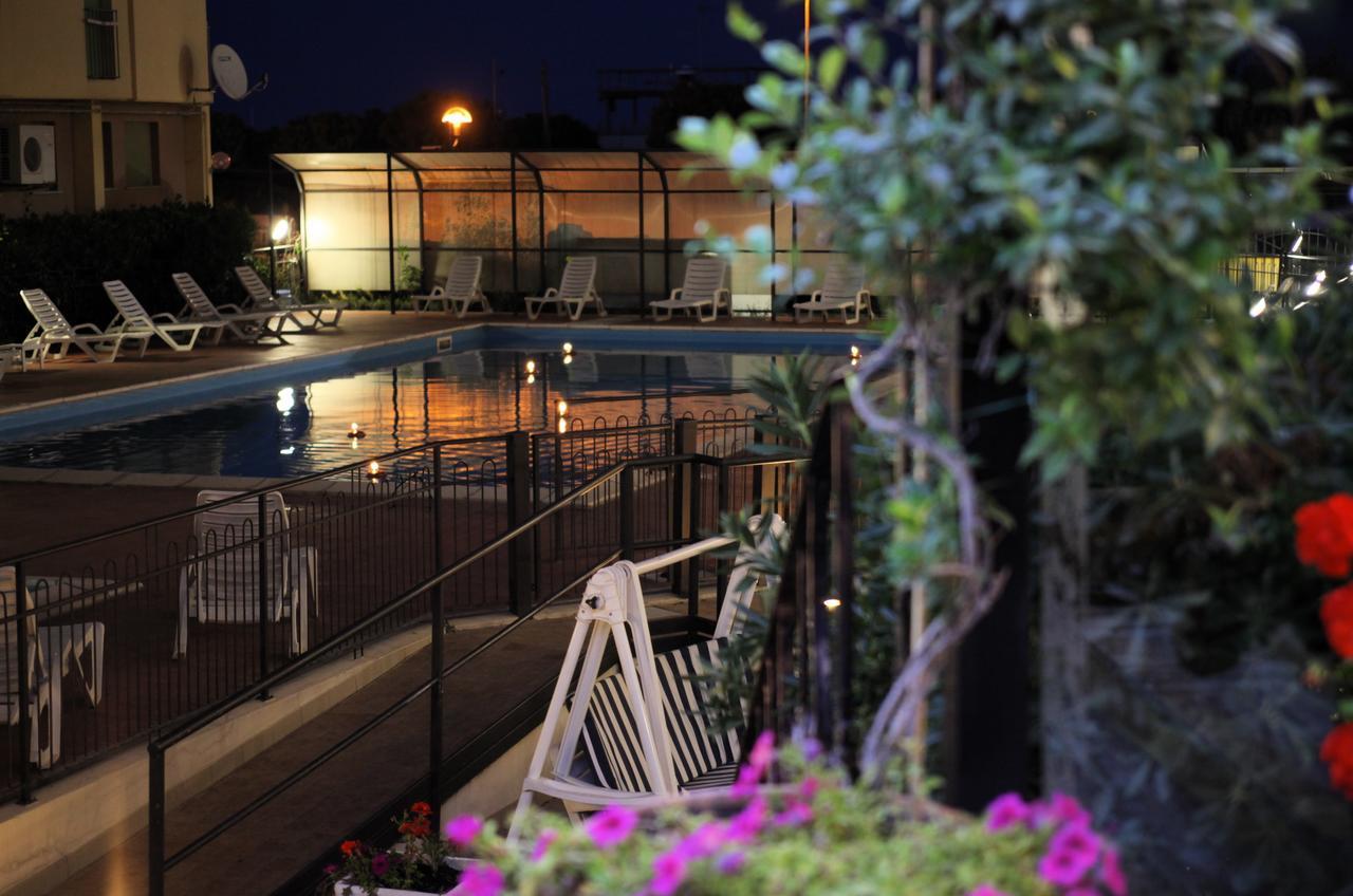 Hotel Plaza Llido Degli Estensi Zewnętrze zdjęcie