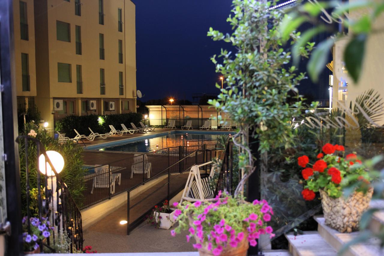 Hotel Plaza Llido Degli Estensi Zewnętrze zdjęcie