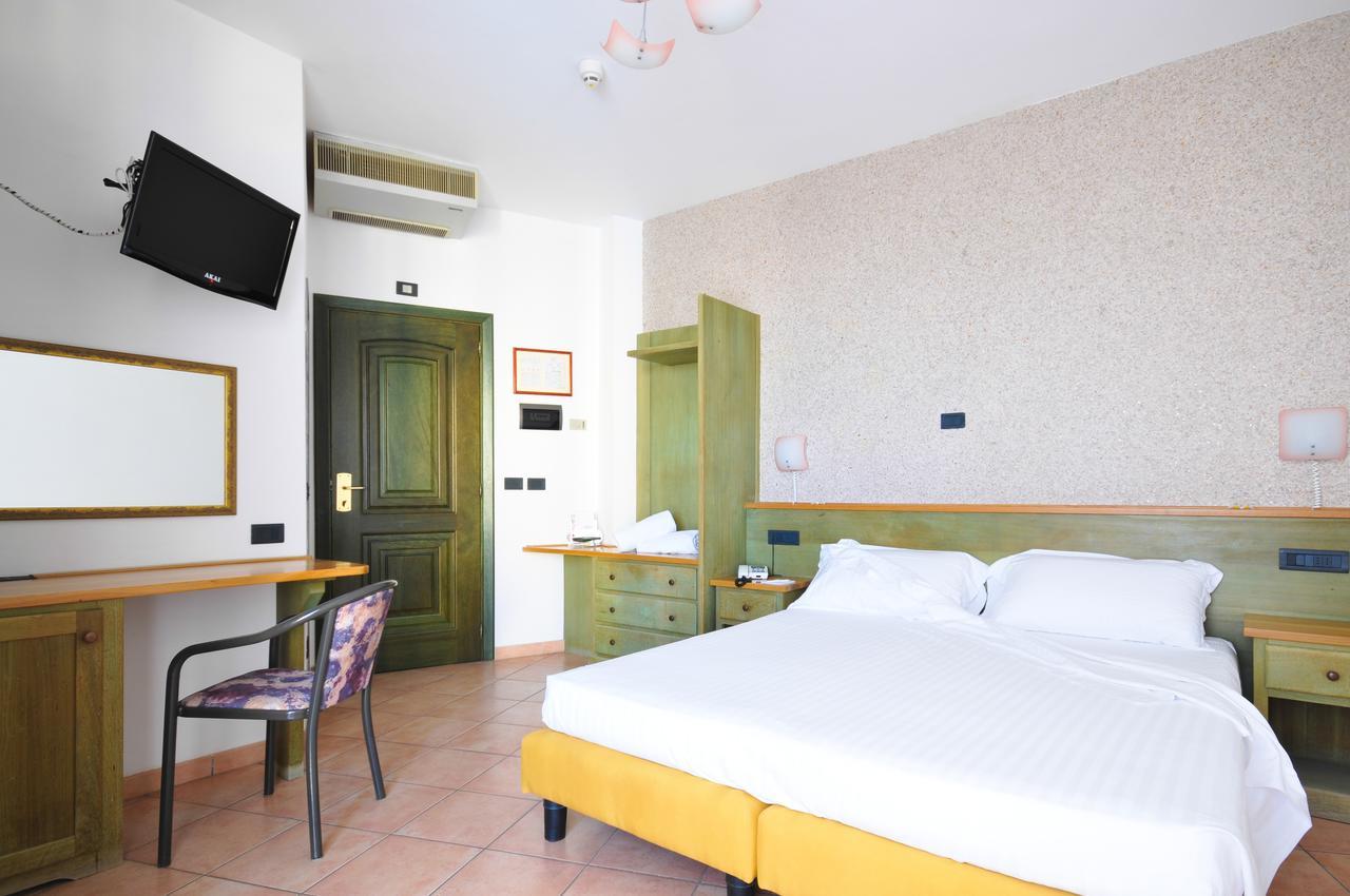 Hotel Plaza Llido Degli Estensi Zewnętrze zdjęcie
