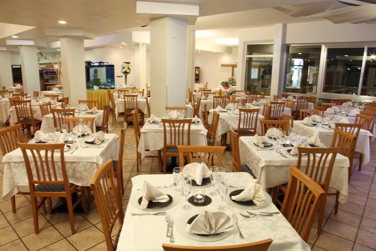 Hotel Plaza Llido Degli Estensi Zewnętrze zdjęcie