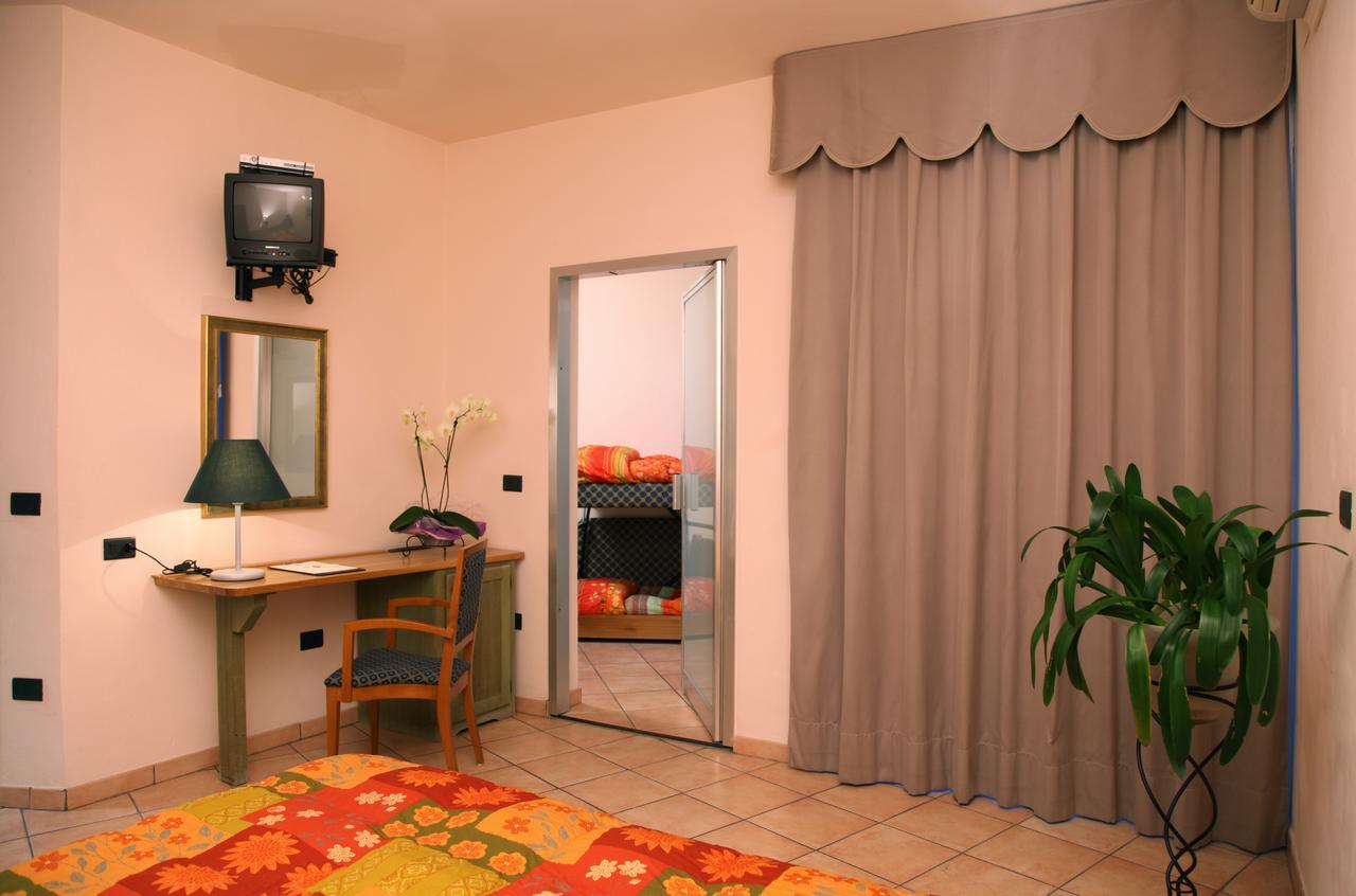 Hotel Plaza Llido Degli Estensi Zewnętrze zdjęcie
