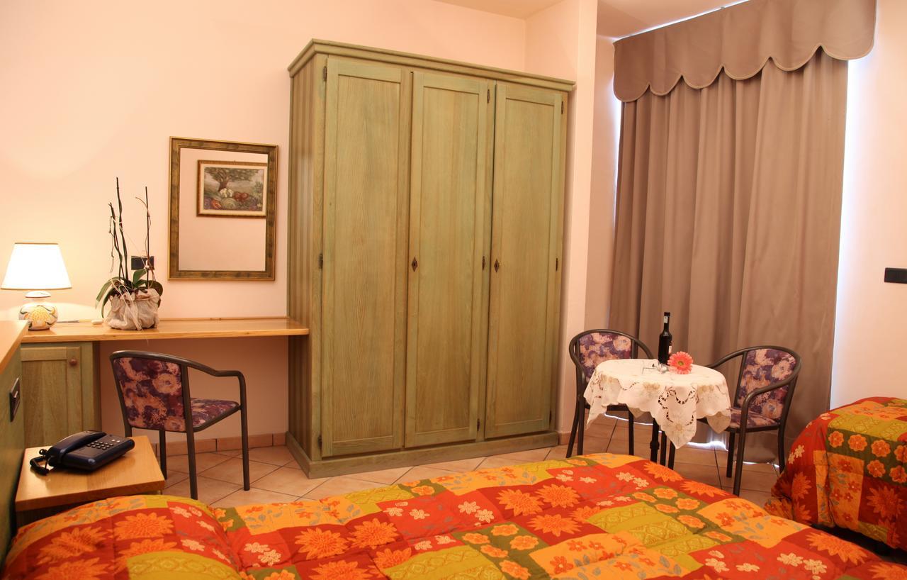 Hotel Plaza Llido Degli Estensi Zewnętrze zdjęcie