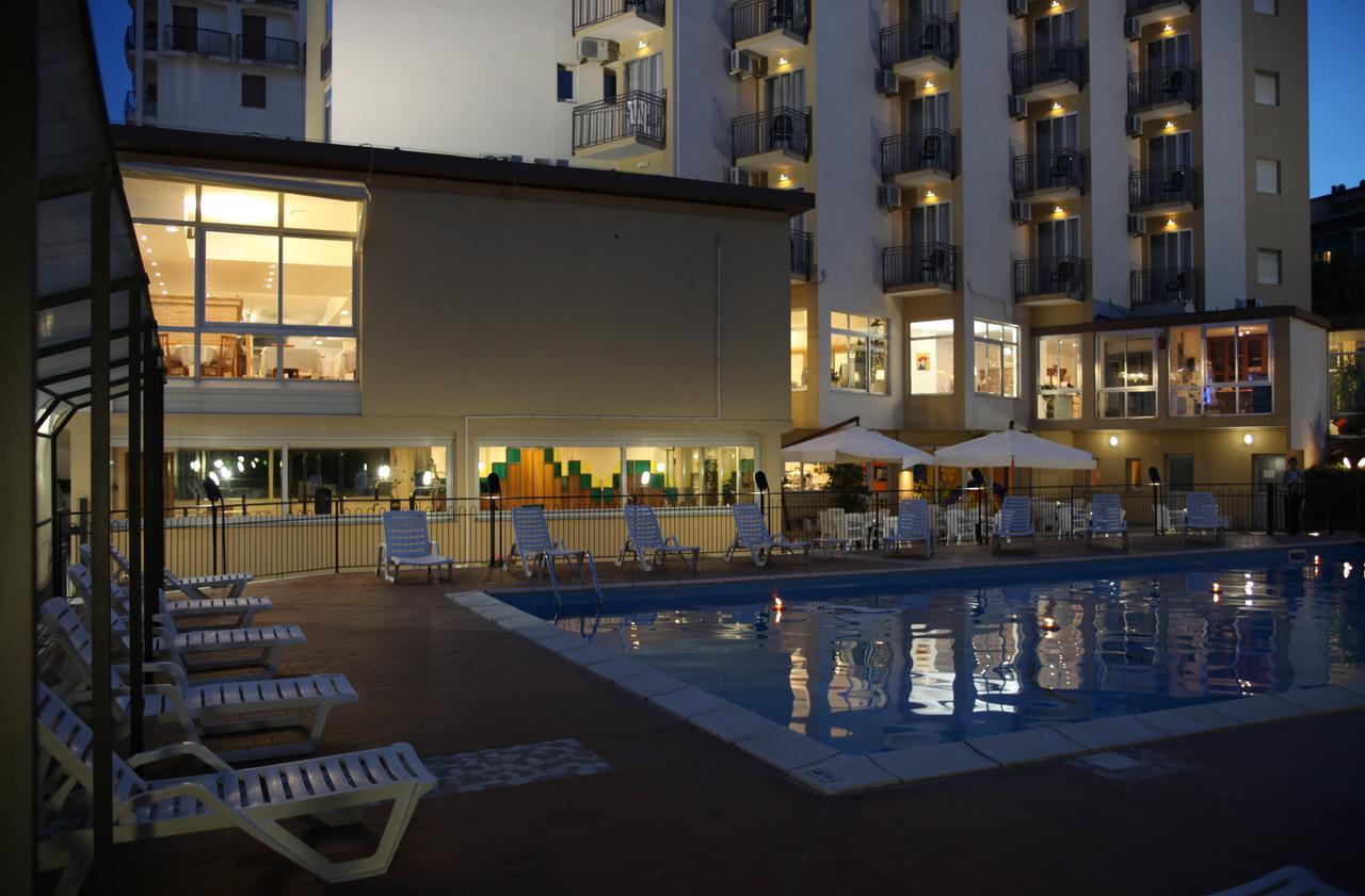 Hotel Plaza Llido Degli Estensi Zewnętrze zdjęcie