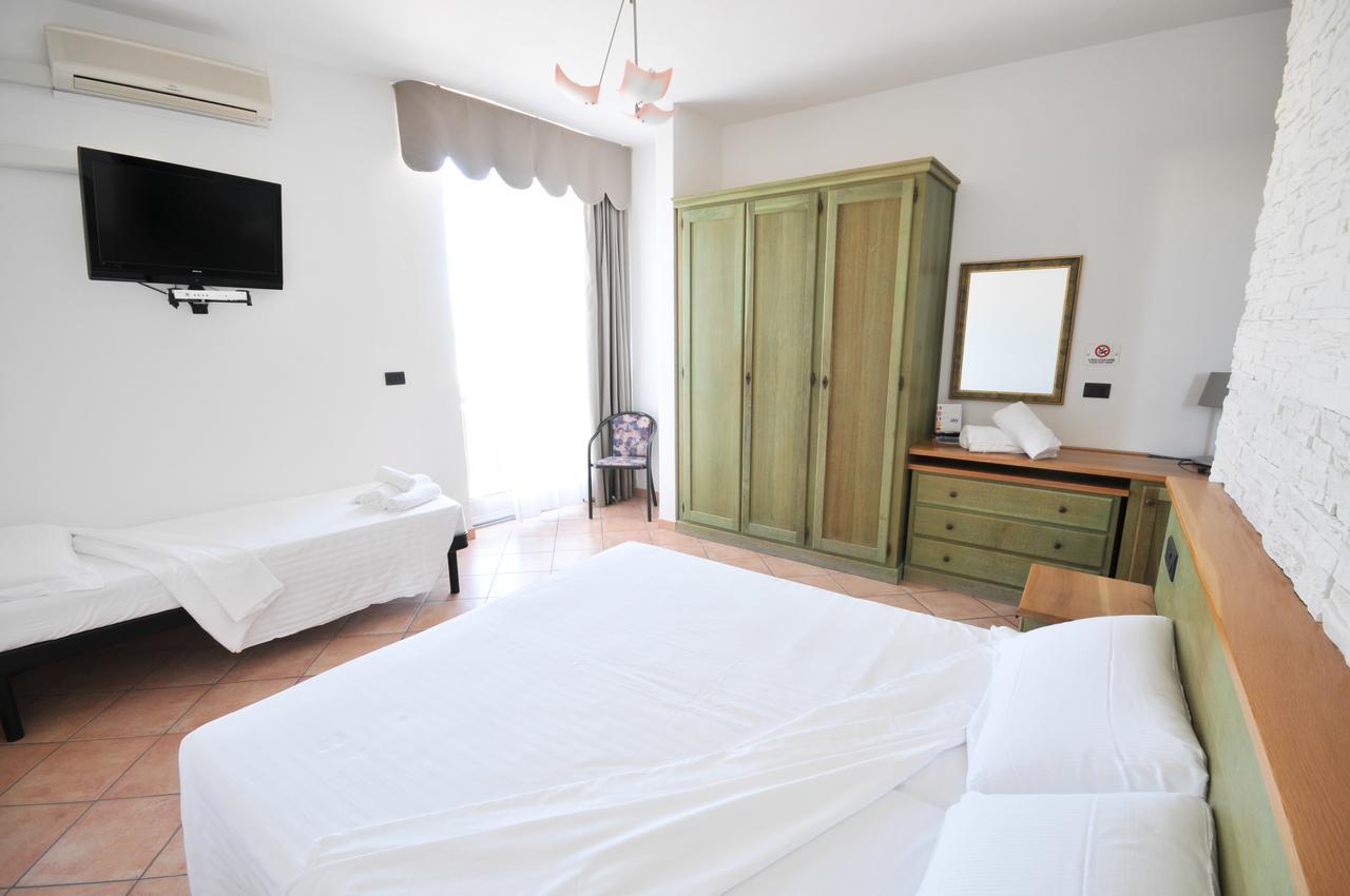 Hotel Plaza Llido Degli Estensi Zewnętrze zdjęcie