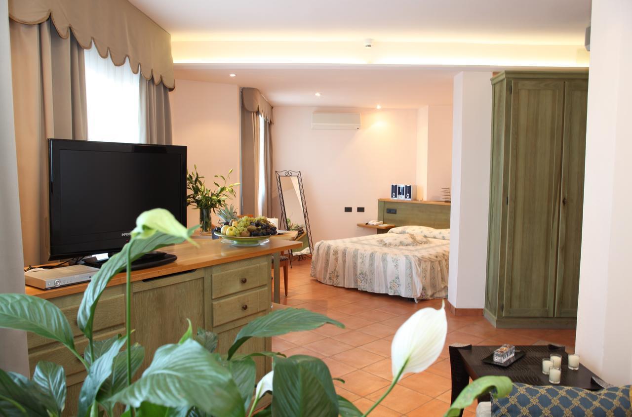 Hotel Plaza Llido Degli Estensi Zewnętrze zdjęcie