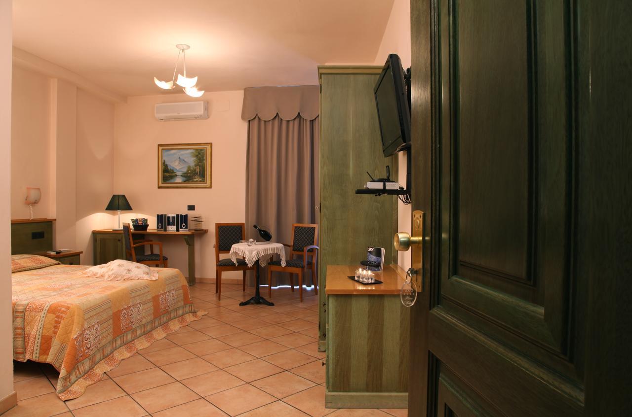 Hotel Plaza Llido Degli Estensi Zewnętrze zdjęcie