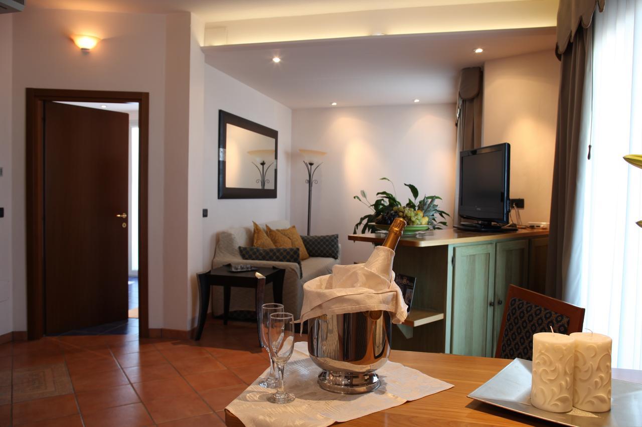 Hotel Plaza Llido Degli Estensi Zewnętrze zdjęcie