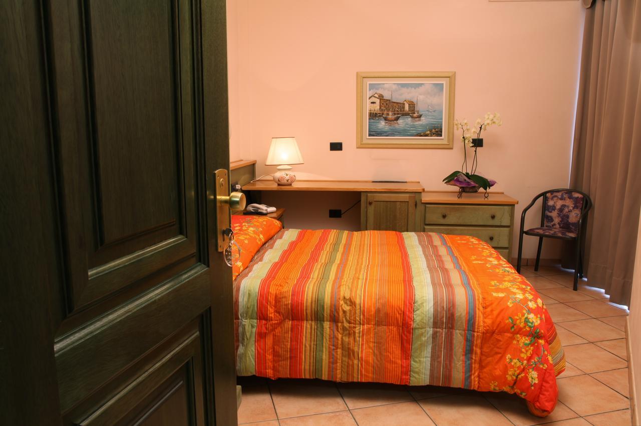 Hotel Plaza Llido Degli Estensi Zewnętrze zdjęcie