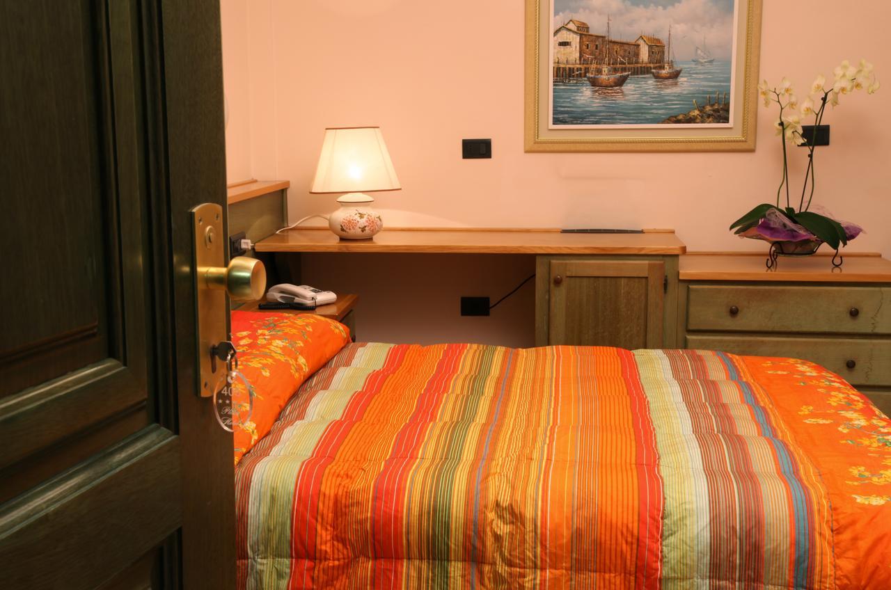 Hotel Plaza Llido Degli Estensi Zewnętrze zdjęcie