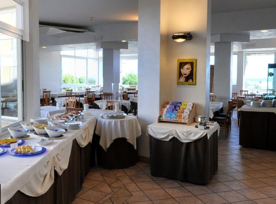 Hotel Plaza Llido Degli Estensi Zewnętrze zdjęcie